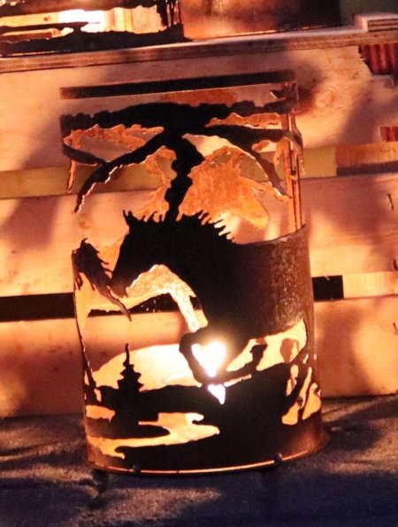 Flackerndes Licht Horses Rost Dekoration Windlicht Motiv Pferde Höhe 24cm